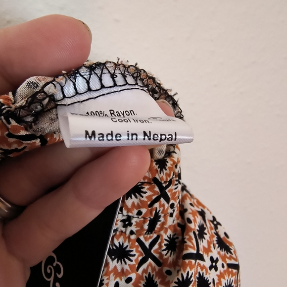 NWT Patterned A-line midi skirt - Picture 7 of 10